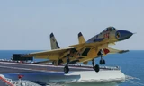 Chiến đấu cơ J-15 của Trung Quốc có thể không kích IS ở Syria thuộc loại tiêm kích hạm.