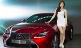 Người đẹp ưỡn mình khoe dáng ngọc bên Lexus RC F Sport