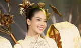 Thanh Thủy trình diễn trang phục dân tộc ở Hoa hậu Quốc tế