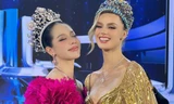Khoảnh khắc Thanh Thủy chụp cùng Hoa hậu Thế giới gây chú ý