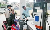 Không giảm thuế nhằm giữ giá xăng theo thị trường