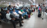 Mỗi lần chậm, hủy chuyến cả hãng bay và hành khách đều mệt mỏi. Ảnh: SL
