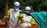 Virus Ebola đang lây lan nhanh ở Châu Phi.