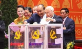 Tổng Bí thư, Chủ tịch nước, Thủ tướng trúng cử BCH TƯ khoá XIII. Ảnh: Như Ý