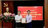 Trưởng Ban Kinh tế Trung ương Trần Lưu Quang trao quyết định bổ nhiệm tân Vụ trưởng