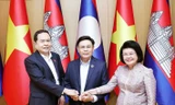 Chủ tịch Quốc hội ba nước Việt Nam - Lào - Campuchia ăn sáng làm việc