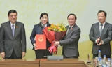 Trao quyết định của Ban Thường vụ Đảng ủy Quốc hội về công tác cán bộ