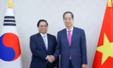 Thủ tướng Phạm Minh Chính hội đàm với Thủ tướng Hàn Quốc Han Duck Soo