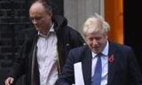 Ông Cummings (trái) từng là cố vấn thân cận của thủ tướng Anh Boris Johnson. Ảnh: Sky News.