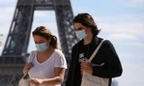 Pháp dỡ bỏ quy định đeo khẩu trang, lệnh giới nghiêm sớm hơn dự kiến
