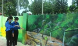 Đoàn làm mới tường cũ bằng những bức tranh sinh động