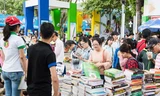 Bạn trẻ háo hức đến với hội sách lớn nhất Sài Gòn