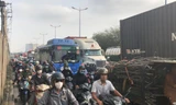 Kẹt xe kinh hoàng ở cửa ngõ TPHCM ngày cuối năm