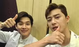 Netizen nháo nhào khi một trai đẹp nổi tiếng công khai nói "I Love You" với Park Seo Joon