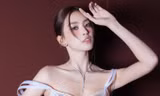 Hậu lên tiếng về tin hẹn hò 'sao nam' người Thái, netizen 'soi' ra điểm lạ trong phong cách thời trang của Trần Tiểu Vy