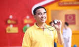 'MC quốc dân' Quyền Linh: 'Vợ xót khi tôi đi quay show thiện nguyện liên tục mấy tháng ngoài trời'