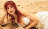 Diện bikini cực 'chất' mà vẫn 'đốt mắt' người đối diện cùng Hoa hậu Bùi Quỳnh Hoa
