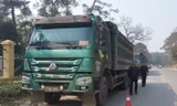 Xử phạt 6 tài xế cố thủ trên đoàn xe chở quá tải