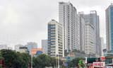 Tuyến đường Lê Văn Lương với nhiều cao ốc bị điều chỉnh quy hoạch, nâng tầng không đúng được nêu trong Kết luận Thanh tra Bộ Xây dựng Ảnh: Như Ý 
