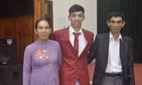 Bố mẹ luôn sát cánh bên Nguyễn Huy Hoàng sau những thành tích đạt được 