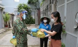 Quân đội đi chợ, giao hàng tận tay người dân