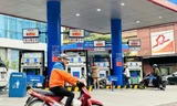 Các doanh nghiệp bán lẻ xăng dầu sẽ được lấy từ nhiều nguồn Ảnh: Như Ý