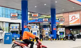 Các doanh nghiệp bán lẻ xăng dầu sẽ được lấy từ nhiều nguồn Ảnh: Như Ý