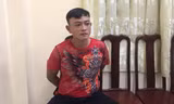 Clip: Khống chế, bắt giữ nghi phạm sát hại 3 người ở Cà Mau
