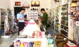 Đột kích kho mỹ phẩm 'khủng' chuyên bán online ở Cà Mau
