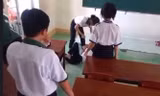 Nhìn nhau không thiện cảm, một nữ sinh bị bạn cùng lớp đánh, quay clip