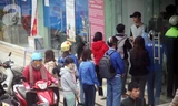Bản tin 20H: Xếp hàng cả tiếng rút tiền ở cây ATM