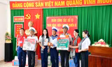 'Chuyến tàu Đại đoàn kết' đưa kiều bào ra thăm Trường Sa và Nhà giàn DK-I 