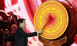 Chủ tịch nước Lương Cường đánh trống khai hội Xuân Quê hương 2025