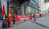 Nhiều khu chung cư căng băng rôn phản đối chủ đầu tư