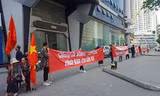 Nhiều khu chung cư căng băng rôn phản đối chủ đầu tư