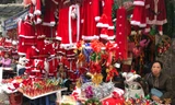 Buôn bán mỏi tay với gấu, bờm, quần áo ông già noel