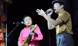Trường Giang (phải) chạy show miệt mài ngày Tết.