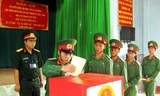 Cử tri Trung đoàn 95 bỏ phiếu bầu cử