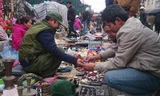 Nhộn nhịp chợ đồ cũ cuối năm ở Thủ đô
