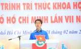 Anh Phạm Hồng Sơn, Phó bí thư Thành đoàn, Chủ tịch Hội Liên hiệp Thanh niên Việt Nam TPHCM, phát biểu khởi động Tháng thanh niên 2016 tại TPHCM
