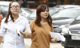 Thí sinh sau giờ thi sáng 9/7. Ảnh: Như Ý