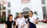 Thí sinh sau giờ thi môn Vật lí tại trường Đại học Khoa học Tự nhiên (Đại học Quốc gia Hà Nội). Ảnh: Như Ý