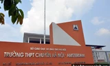 Trường THPT chuyên Hà Nội - Amsterdam 