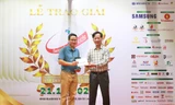 Trao giải cho các golfer xuất sắc của Giải golf Swing for the Kids lần thứ 16