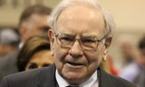 Vì sao giới đầu tư lỗ nặng nhưng tỷ phú Warren Buffett vẫn ăn nên làm ra?