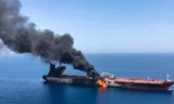 Tàu chở dầu Front Altair của Na Uy bị tấn công trên vịnh Oman ngày 13/6/2019. Mỹ cáo buộc Iran thực hiện vụ đánh bom. Ảnh: Getty Images.