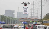Drone giới thiệu mã QR. Ảnh: Getty.