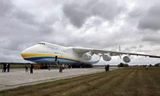 Máy bay lớn nhất thế giới Antonov AN-225 (trọng lượng tải tối đa 250 tấn). Nguồn CNN. 