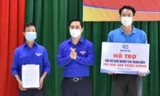 Trao tặng quà cho người nghèo, hỗ trợ vốn vay cho 7 mô hình kinh tế thanh niên 