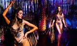 Alessandra Ambrosio mặc táo bạo 'bốc lửa' tại lễ hội carnaval ở Brazil